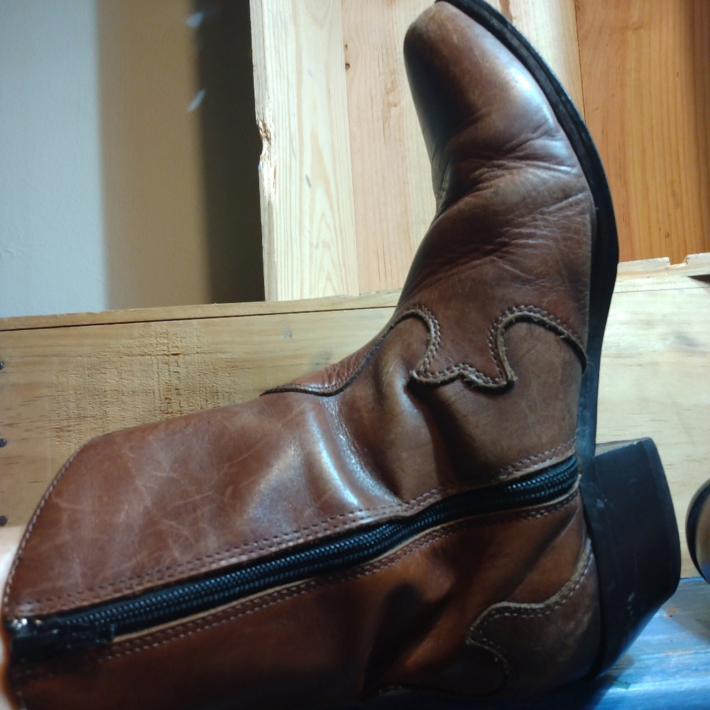 Vintage dingo brown leather boots